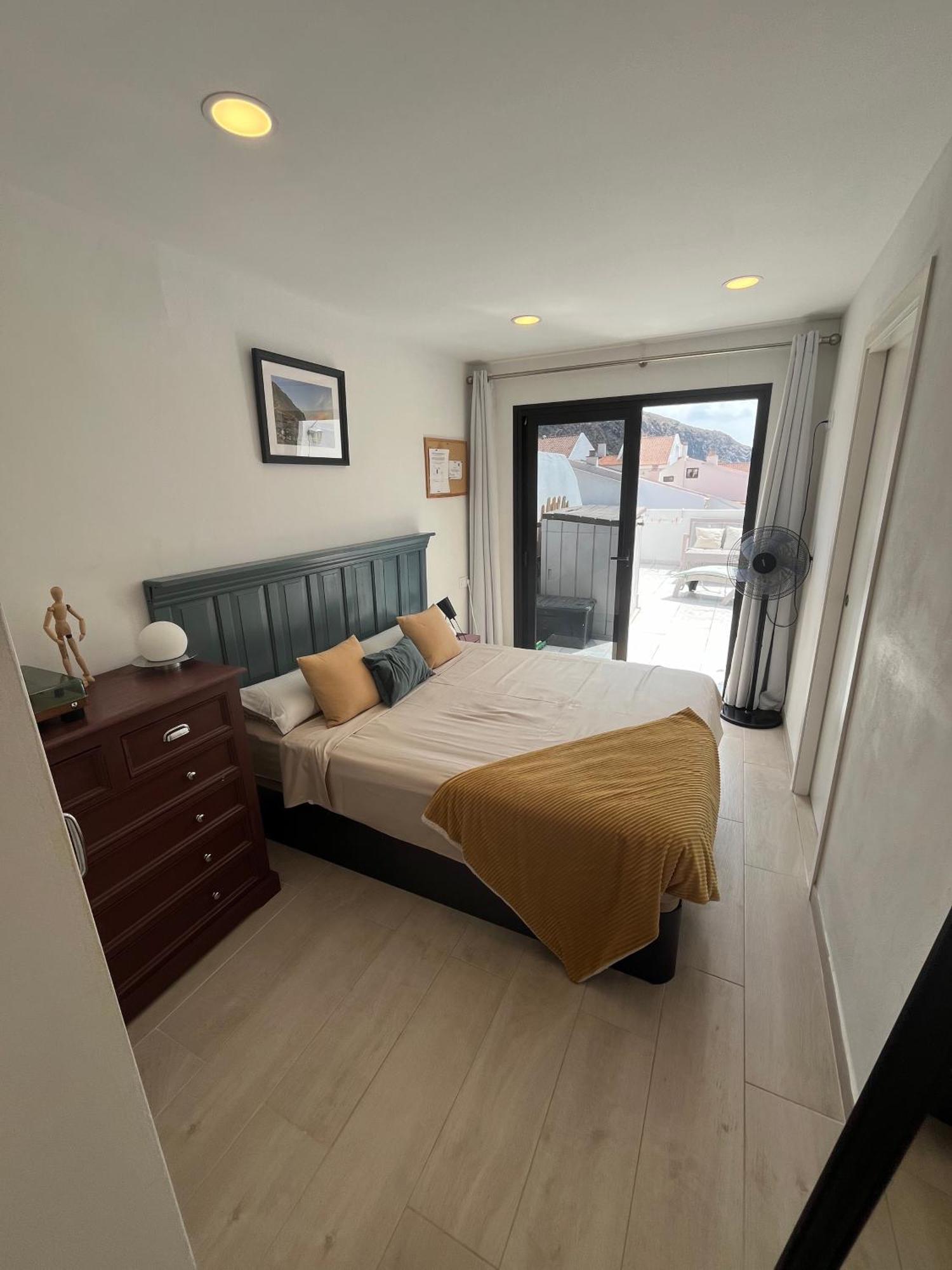 Sea View Penthouse With Large Terrace Daire Los Cristianos  Dış mekan fotoğraf