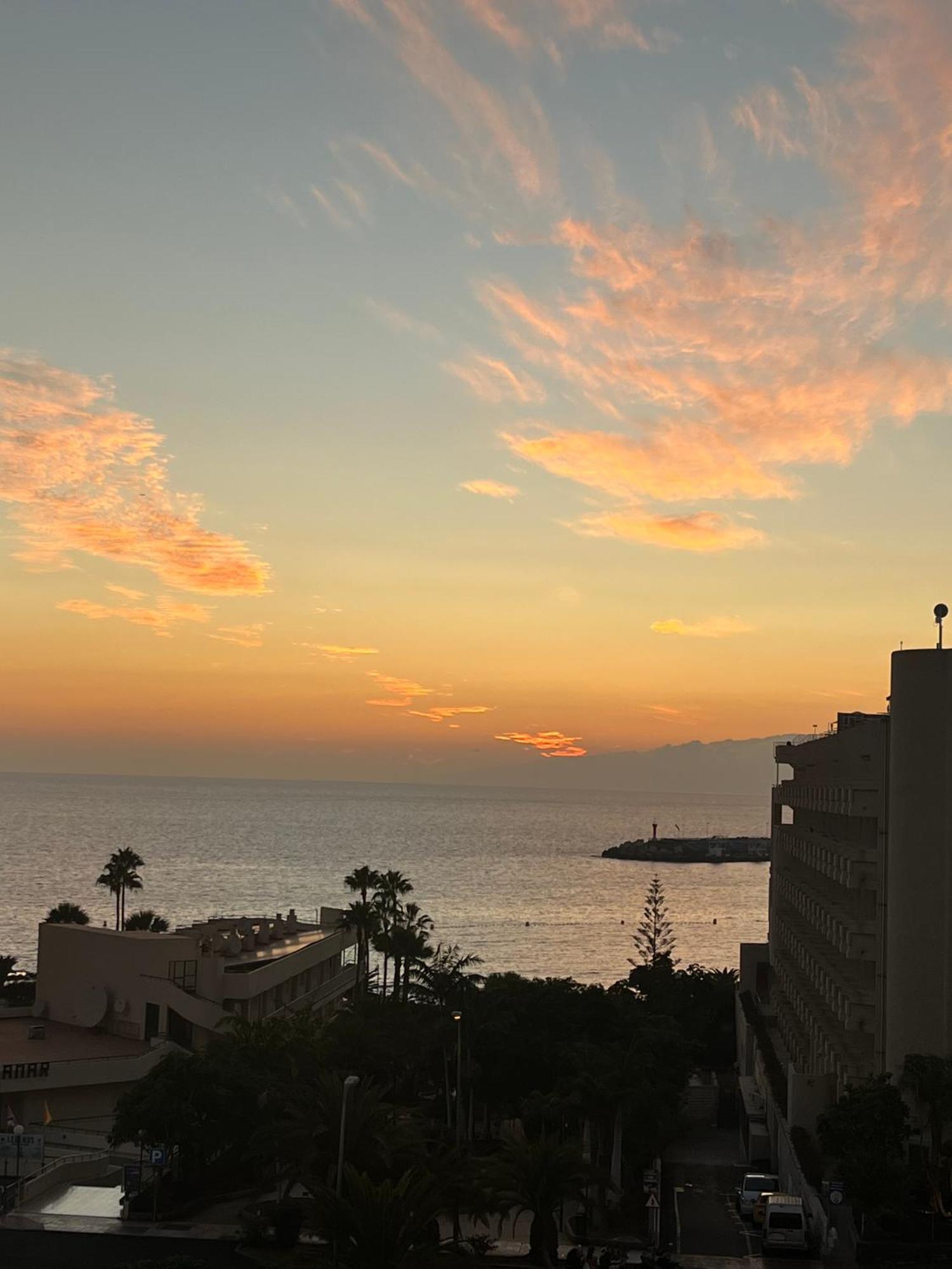 Sea View Penthouse With Large Terrace Daire Los Cristianos  Dış mekan fotoğraf